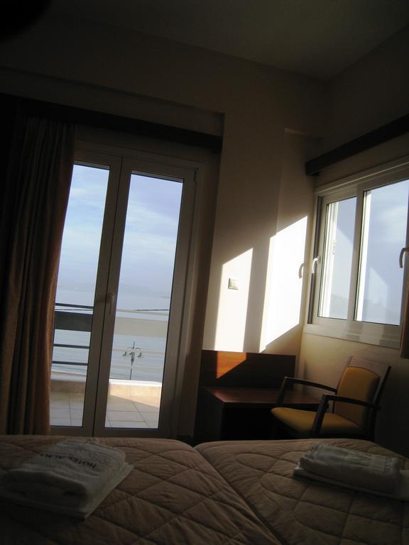 Alma Hotel Kamena Vourla Oda fotoğraf